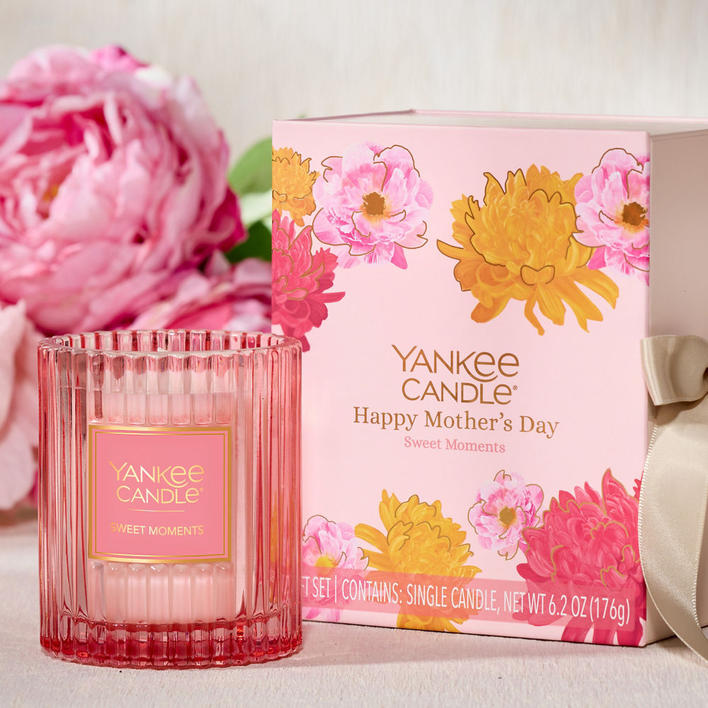 Mother’s Day Sweet Moments Candle Gift Set - Image 3