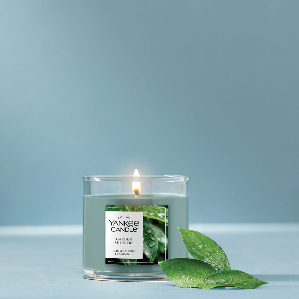 Garden Showers Small Tumbler Candle - Image 2
