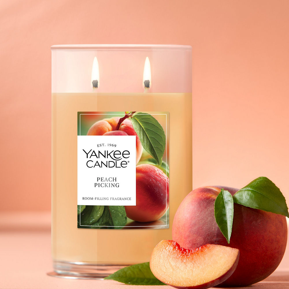 Peach Picking Large Tumbler Candle - Image 2