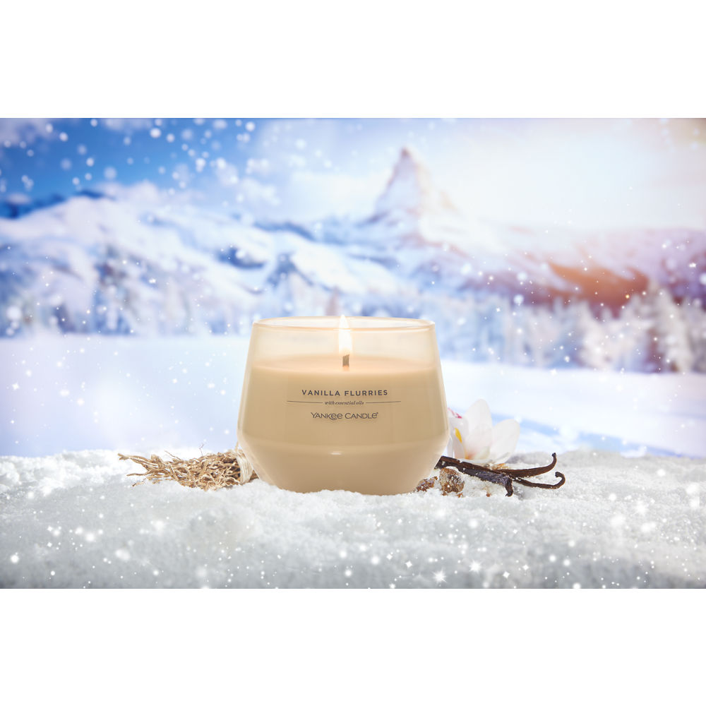 Vanilla Flurries Studio Candle - Image 2