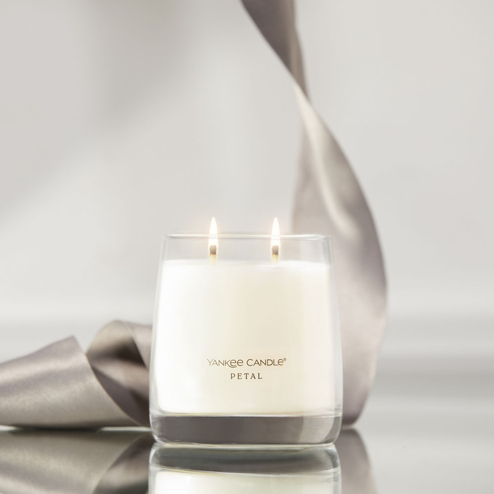 Petal Premium Two-Wick 12oz Candle - Image 3