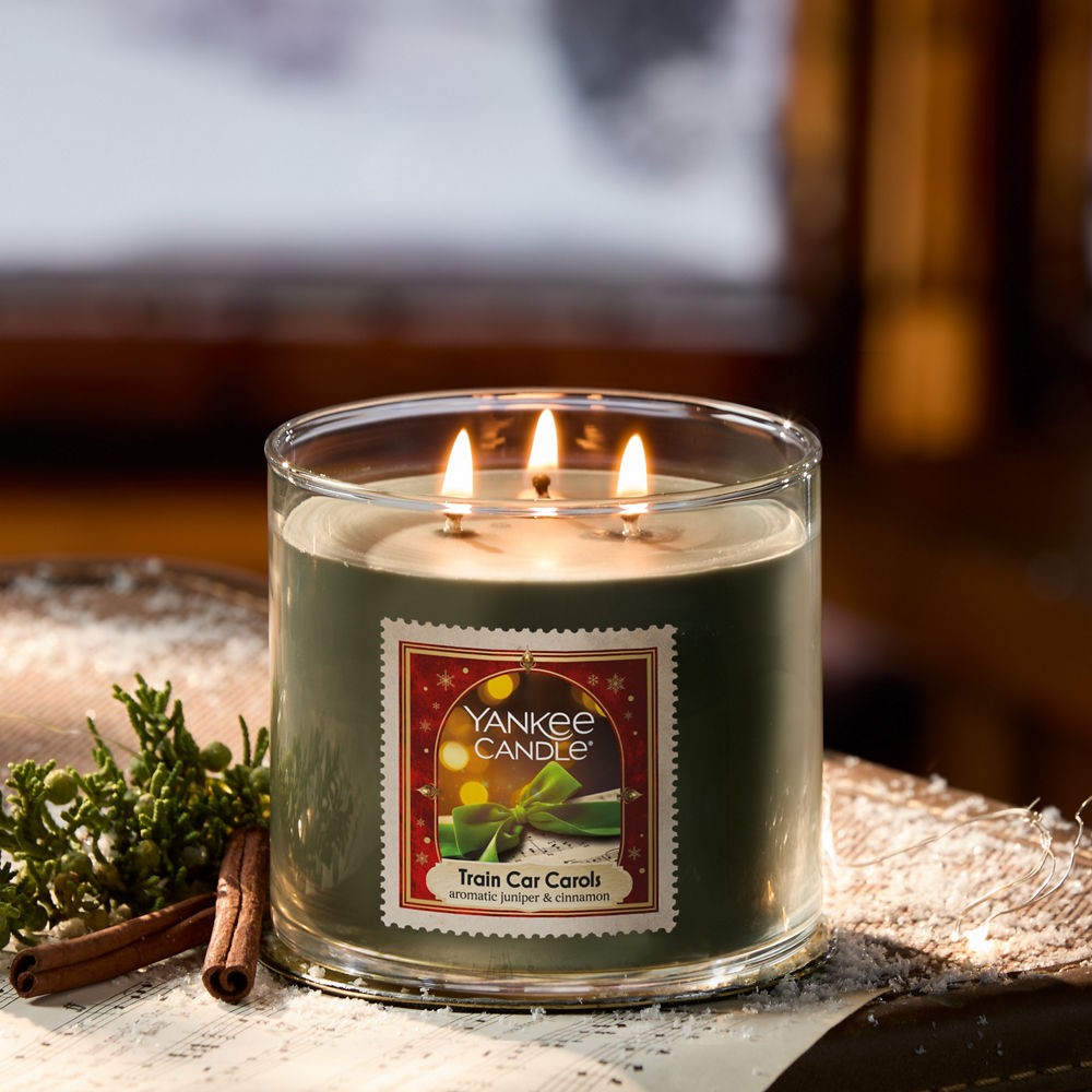 Train Car Carols 3-Wick Candle - Image 2