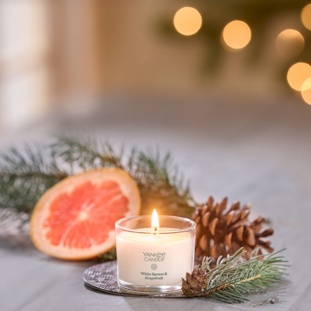 White Spruce & Grapefruit Mini Candle - Image 2